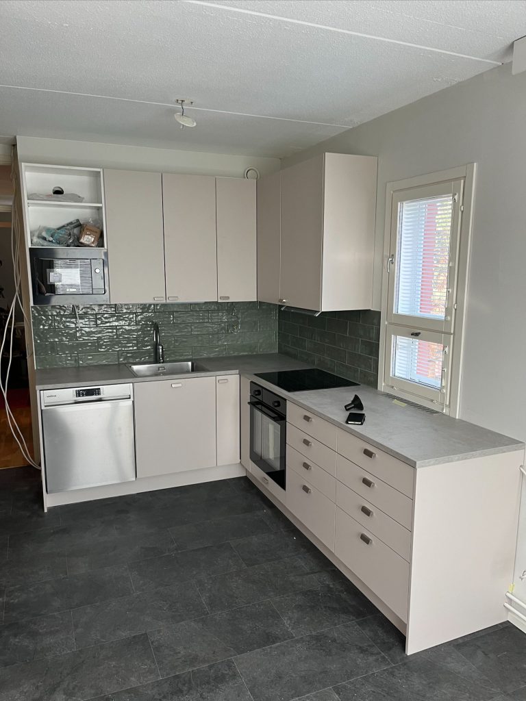 MRsauna-puusepantyot-kalusteasennus-keittio-sisaremontit-Uusimaa-Helsinki-Espoo-Vantaa-Nurmijarvi-Klaukkala-Tuusula-Kirkkonummi-18