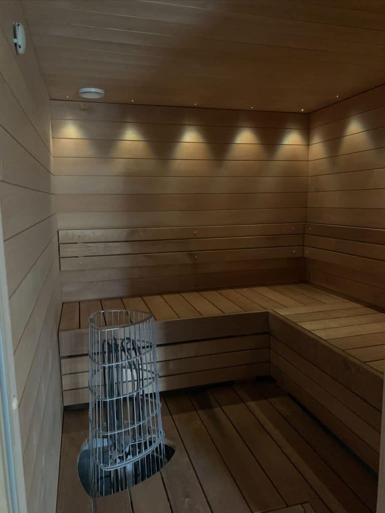 MRsauna-yksiolliset-uniikit-saunat-saunaremontit-puuseppa-Uusimaa-Helsinki-Espoo-Vantaa-Nurmijarvi-Klaukkala-Tuusula-Kirkkonummi-8